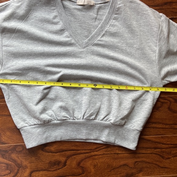 NWOT Heather Grey sweatshirt in size S - Picture 6 of 8
